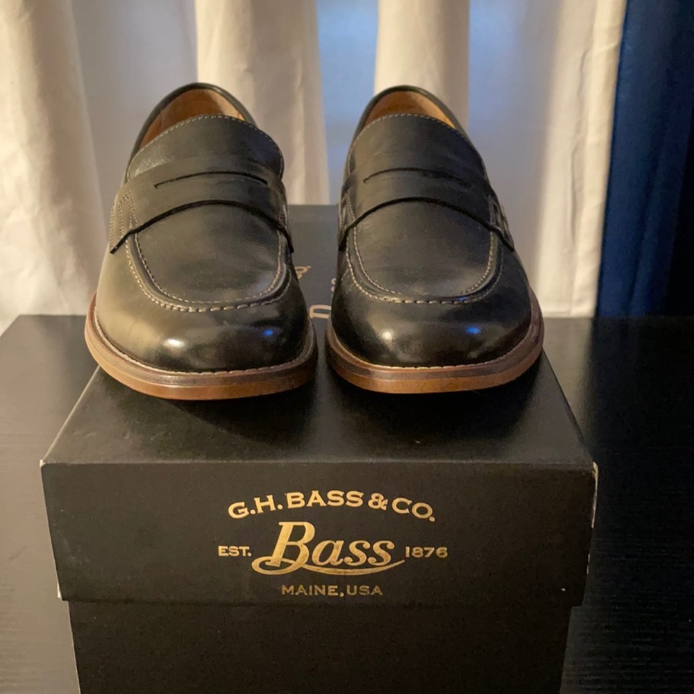 Men or Boys Bass Shoes “New”